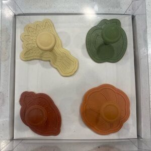 Set of 4 Assorted Vegetable-Shaped Knobs